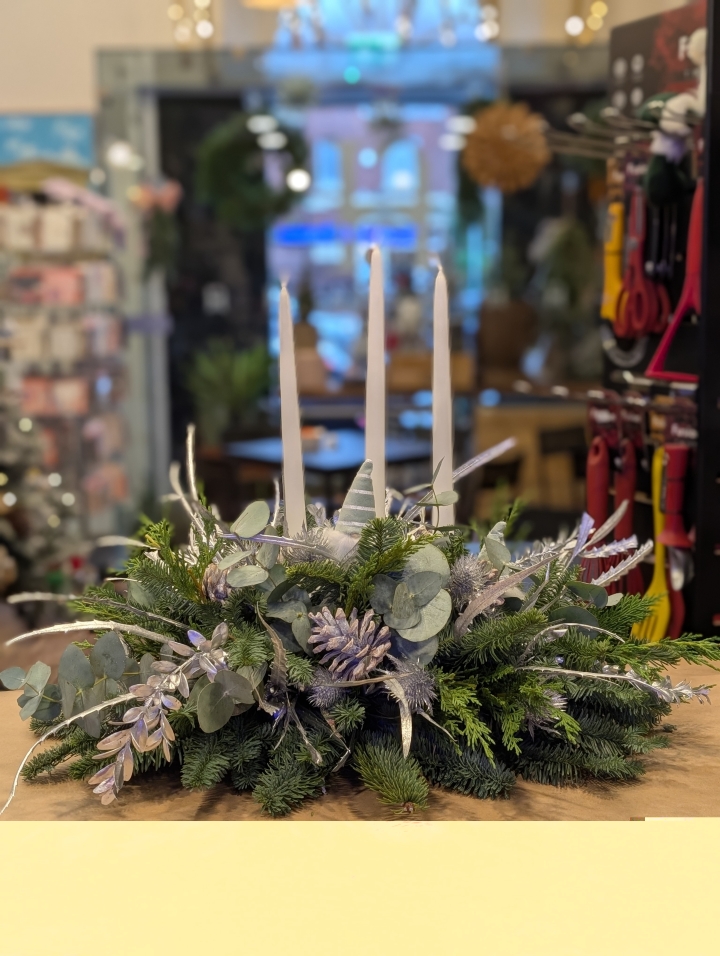 Christmas Table Arrangement Long   Nordic Wood